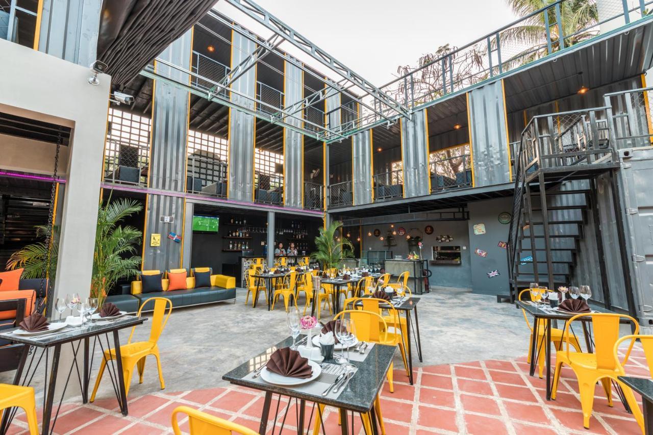White Rabbit Hostel Siem Reap Exteriör bild