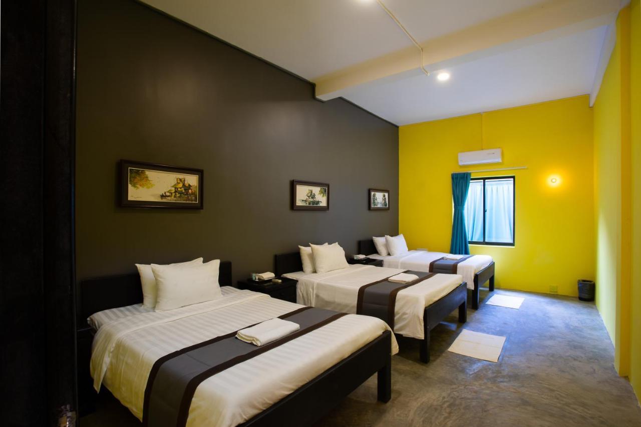White Rabbit Hostel Siem Reap Exteriör bild