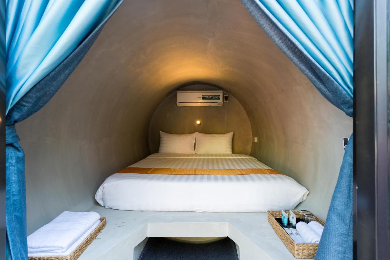 White Rabbit Hostel Siem Reap Exteriör bild