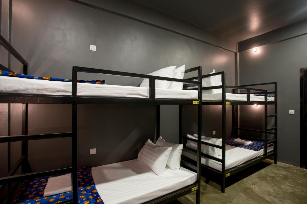 White Rabbit Hostel Siem Reap Exteriör bild
